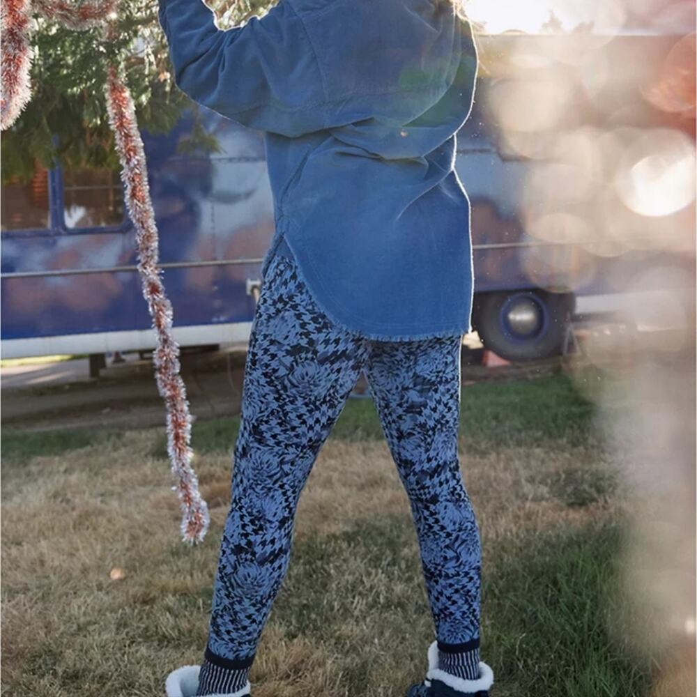 NWT Aerie Offline Real Me Xtra High Waisted 7/8 Legging - Blue Floral - Small - Picture 4 of 13